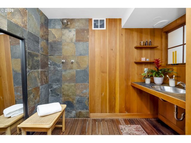 1333 Se MAIN St, Portland, OR 97214