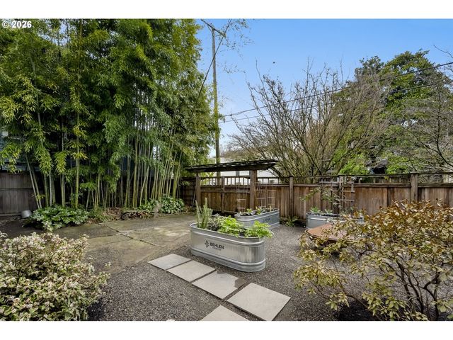 1333 Se MAIN St, Portland, OR 97214