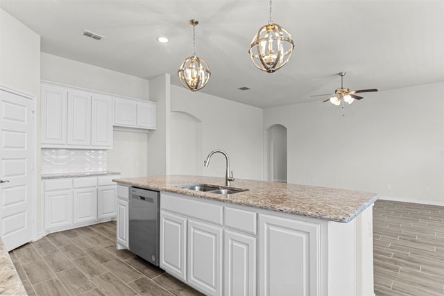 112 Mockingbird Hill Drive, Joshua, TX 76058