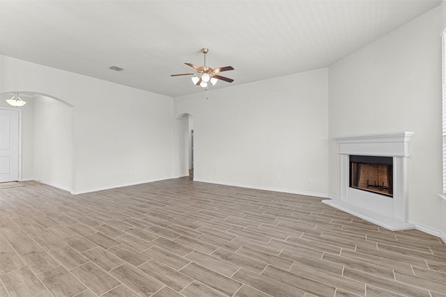 112 Mockingbird Hill Drive, Joshua, TX 76058