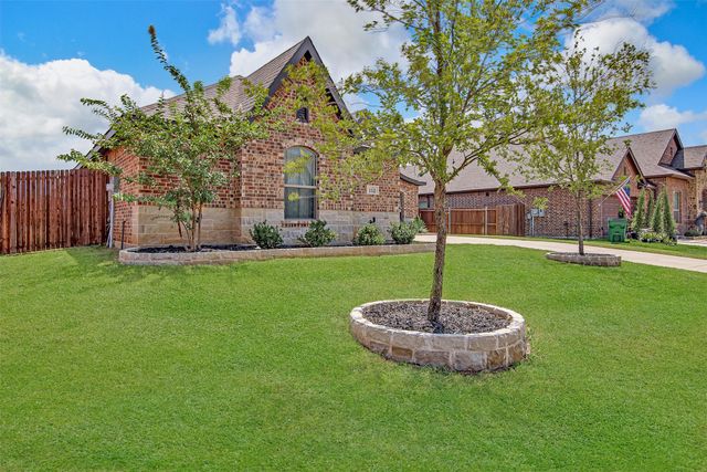 112 Mockingbird Hill Drive, Joshua, TX 76058