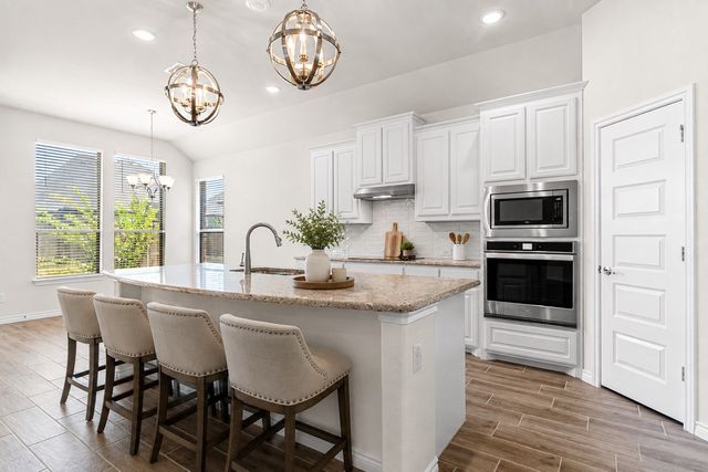 112 Mockingbird Hill Drive, Joshua, TX 76058