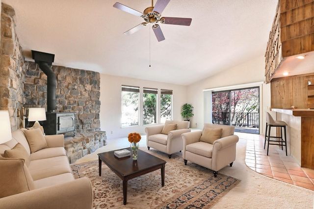 24050 Carson Dr, Pioneer, CA 95666