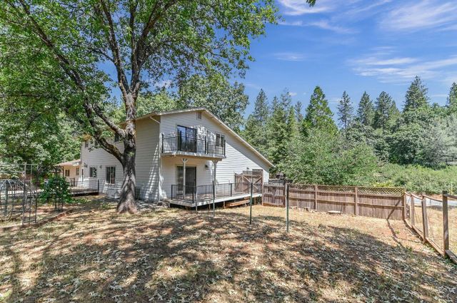 24050 Carson Dr, Pioneer, CA 95666