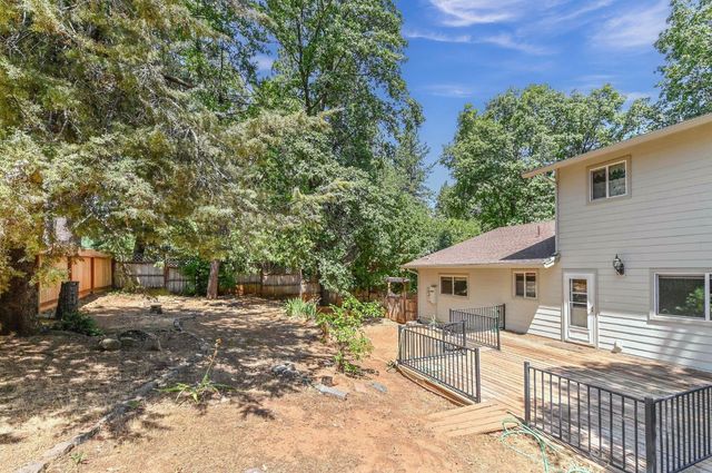 24050 Carson Dr, Pioneer, CA 95666