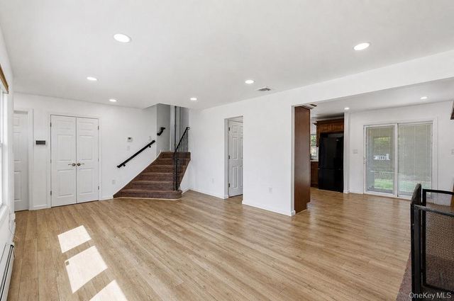 27 Jane Drive, North Babylon, NY 11703