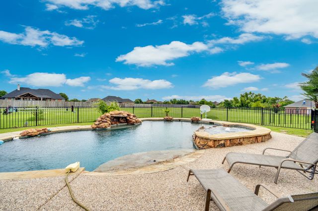 3133 Belmont Lane, Terrell, TX 75160