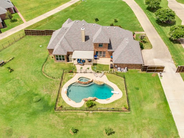 3133 Belmont Lane, Terrell, TX 75160