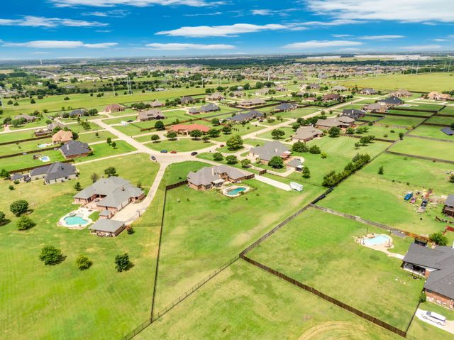 3133 Belmont Lane, Terrell, TX 75160