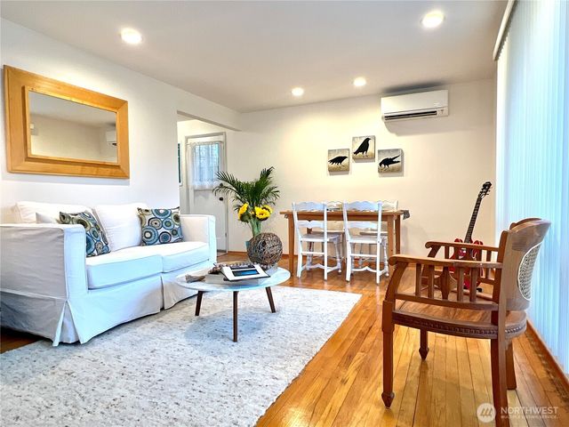 7919 45th Avenue S, Seattle, WA 98118