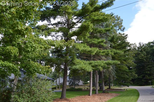 4789 Curtis Lane, Clarkston, MI 48346