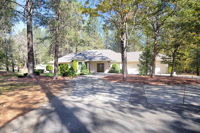 6995 Monument Drive, Grants Pass, OR 97526