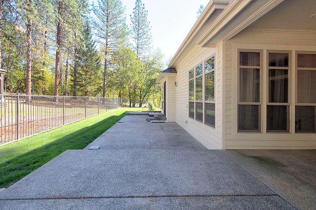 6995 Monument Drive, Grants Pass, OR 97526