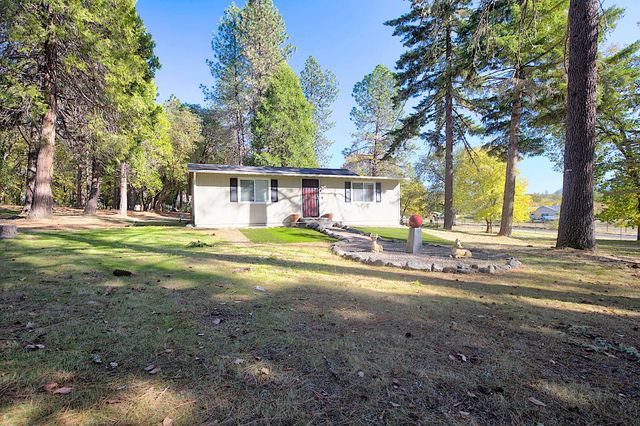 6995 Monument Drive, Grants Pass, OR 97526