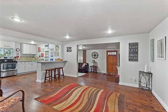 6995 Monument Drive, Grants Pass, OR 97526