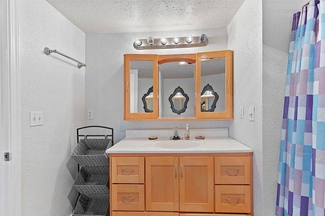 6995 Monument Drive, Grants Pass, OR 97526