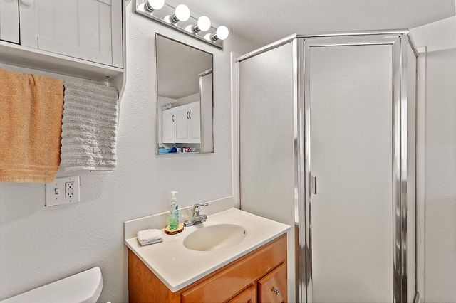 6995 Monument Drive, Grants Pass, OR 97526