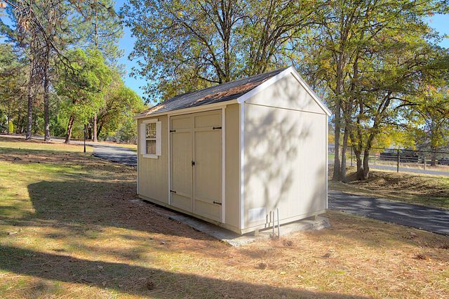 6995 Monument Drive, Grants Pass, OR 97526