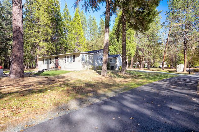 6995 Monument Drive, Grants Pass, OR 97526