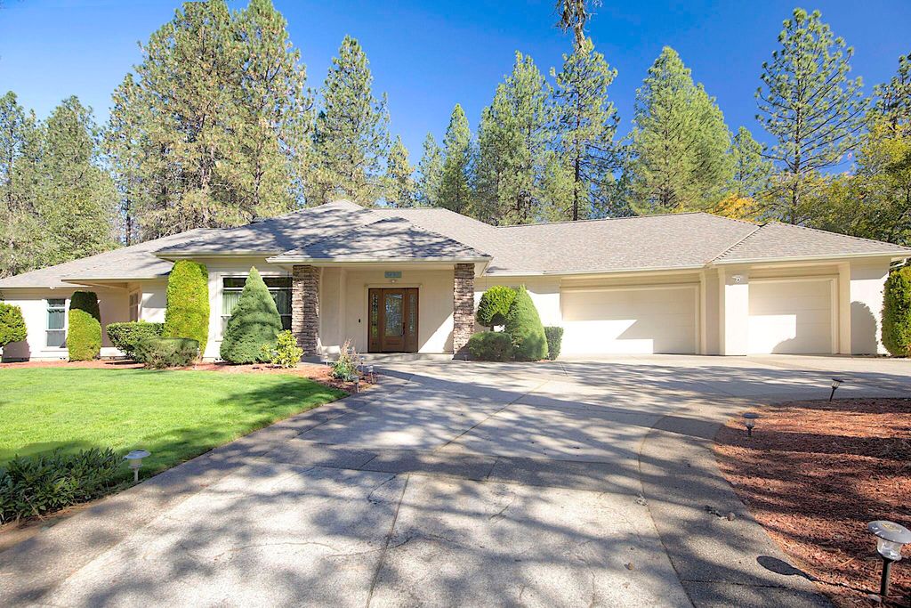 6995 Monument Drive, Grants Pass, OR 97526