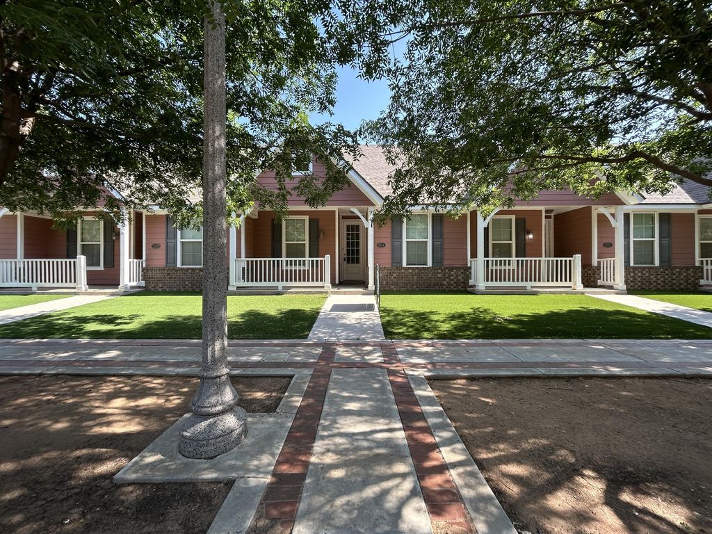 2134 10th Street, Lubbock, TX 79401