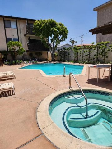 15116 S Raymond Avenue 104, Gardena, CA 90247