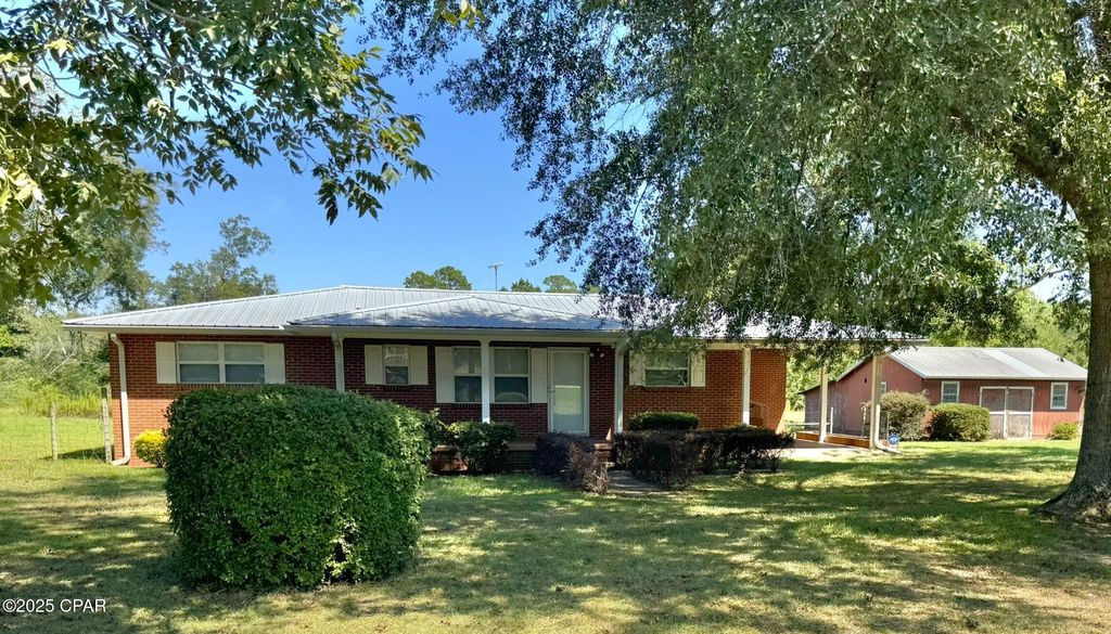 5094 Smokey Road, Graceville, FL 32440