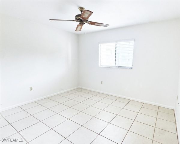 699 110th AVE N Unit B, Naples, FL 34108