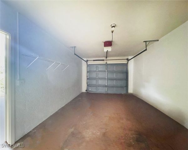 699 110th AVE N Unit B, Naples, FL 34108