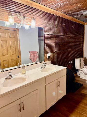 915 Oscar Morgan Road, Strunk, KY 42649