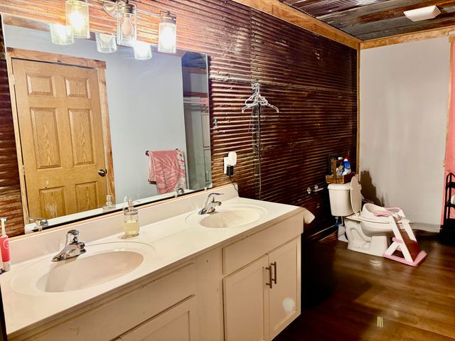 915 Oscar Morgan Road, Strunk, KY 42649