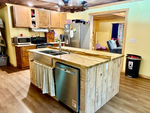 915 Oscar Morgan Road, Strunk, KY 42649