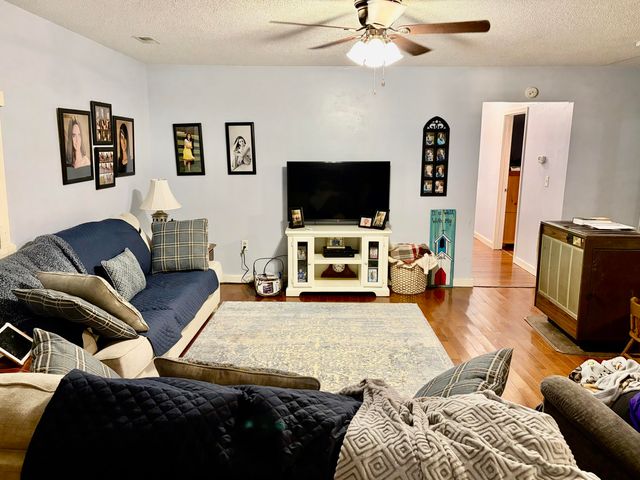 915 Oscar Morgan Road, Strunk, KY 42649