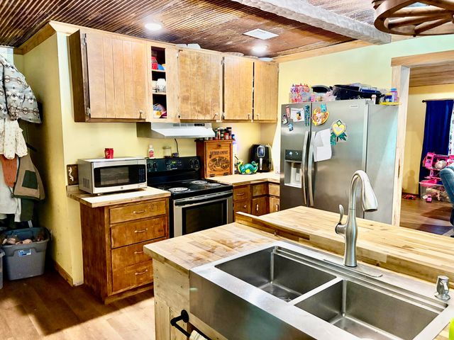 915 Oscar Morgan Road, Strunk, KY 42649