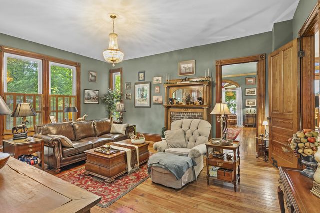 342 N Main Street, Harrodsburg, KY 40330