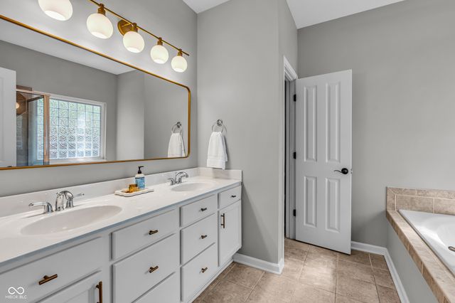 5000 Willow Road, Zionsville, IN 46077