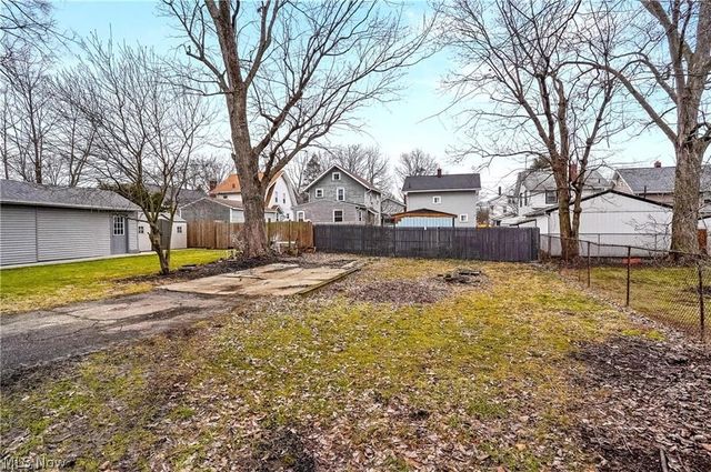 1155 Big Falls Avenue, Akron, OH 44310