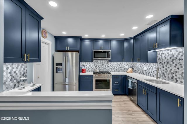 364 Mayfair Place, Morganville, NJ 07751