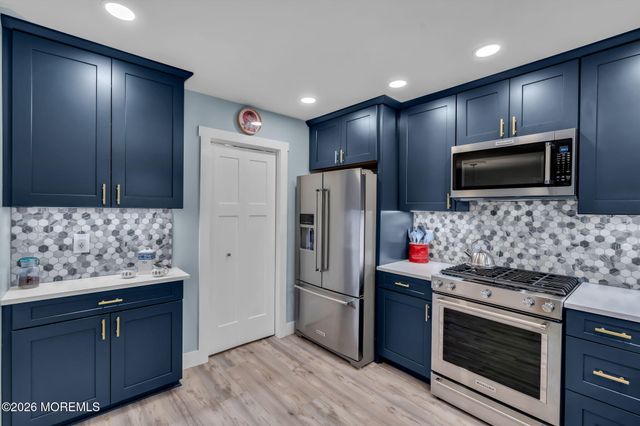 364 Mayfair Place, Morganville, NJ 07751