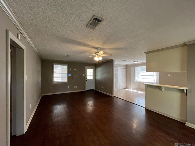 8817 Shadow Bluff Ave, Denham Springs, LA 70726