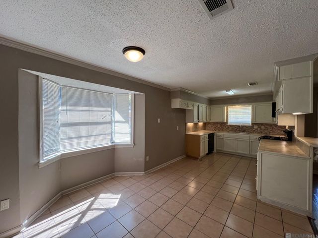 8817 Shadow Bluff Ave, Denham Springs, LA 70726