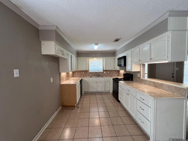 8817 Shadow Bluff Ave, Denham Springs, LA 70726