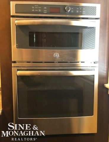 1134 Wayburn Street 2S, Grosse Pointe Park, MI 48236