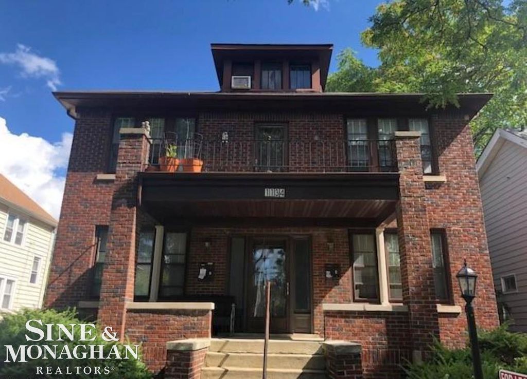 1134 Wayburn Street 2S, Grosse Pointe Park, MI 48236