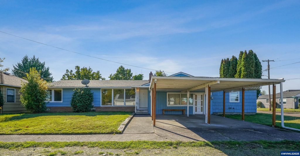 Image 1 of property listing at 2808-2806 Livingston St NE, Salem, OR 97301