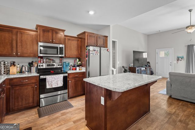 301 Tallulah Bend, Ellabell, GA 31308