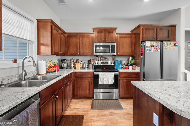 301 Tallulah Bend, Ellabell, GA 31308