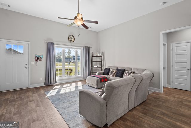 301 Tallulah Bend, Ellabell, GA 31308