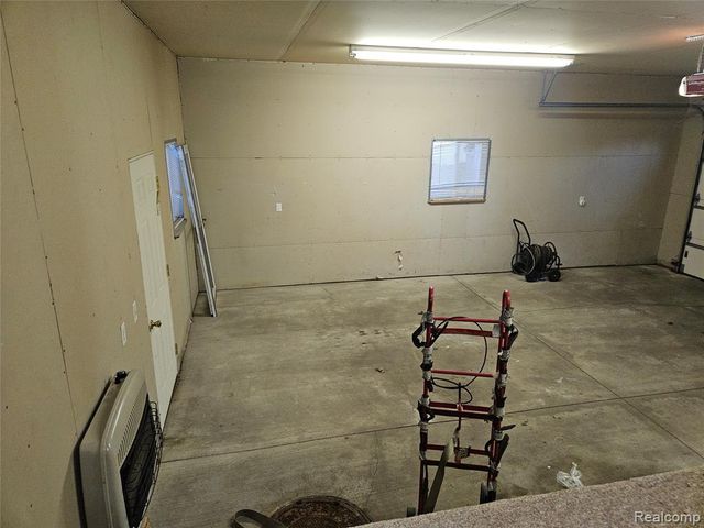 312 Black Oak, Flint, MI 48506