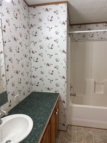 312 Black Oak, Flint, MI 48506